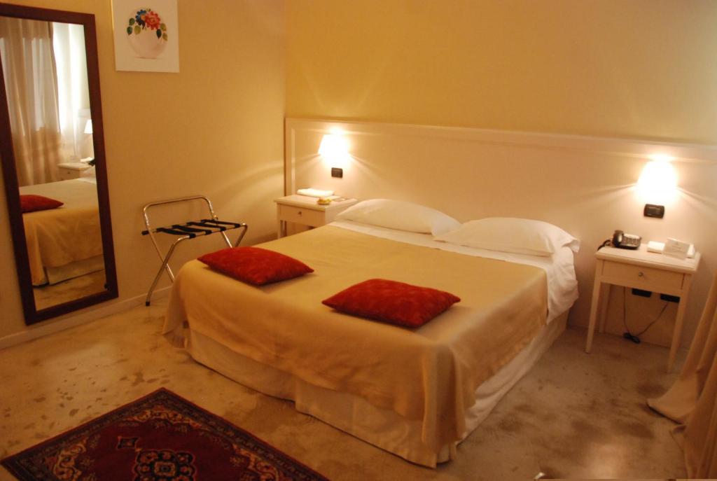Albergo Della Ceramica Villanova Mondovi Bagian luar foto