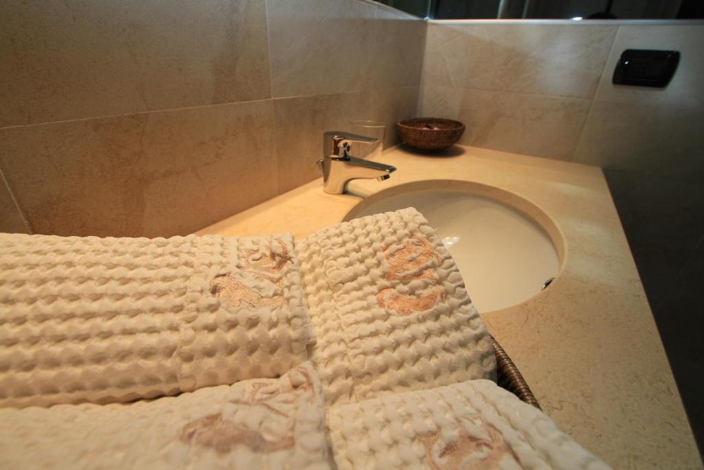 Albergo Della Ceramica Villanova Mondovi Bagian luar foto