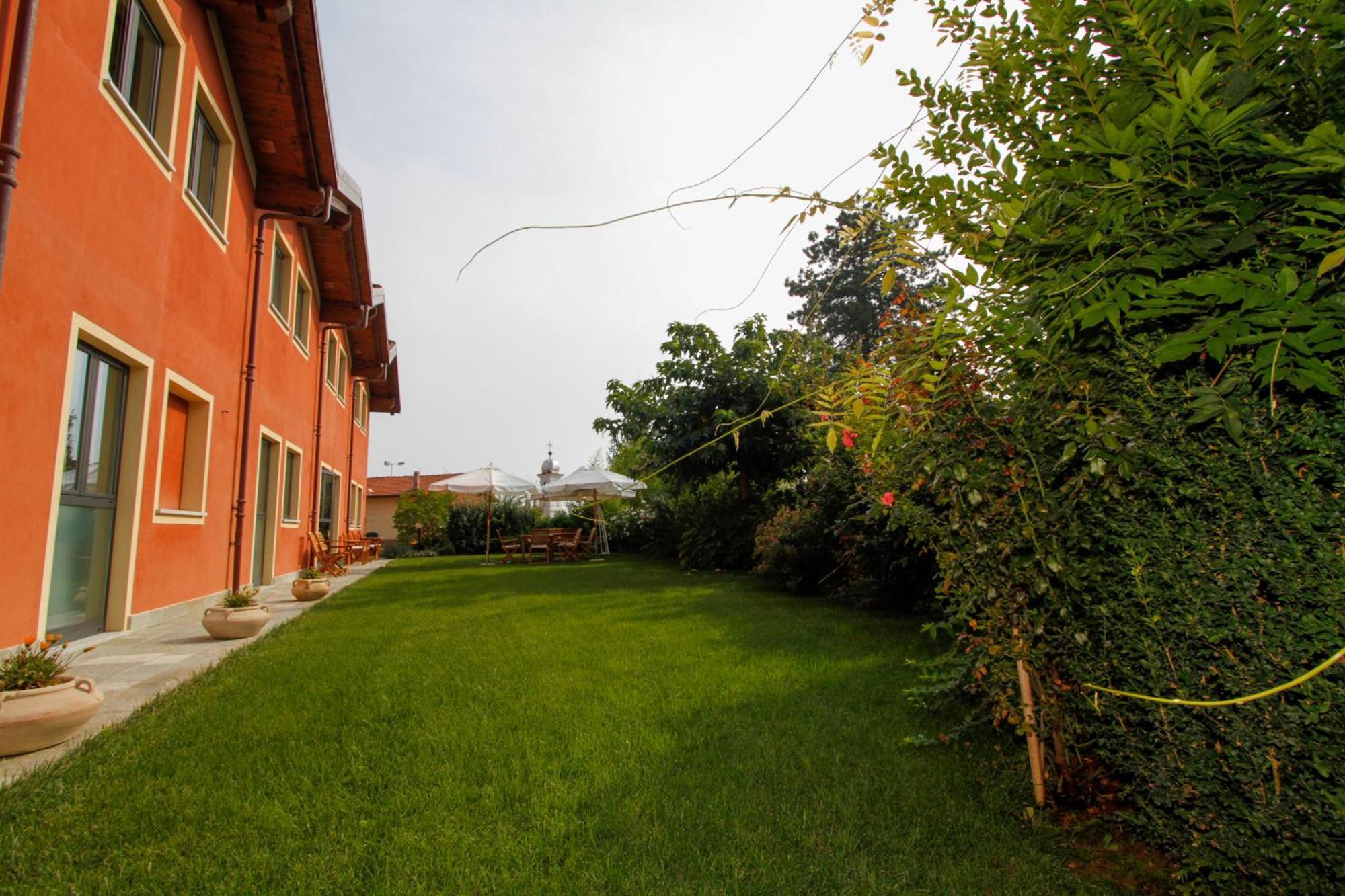 Albergo Della Ceramica Villanova Mondovi Bagian luar foto