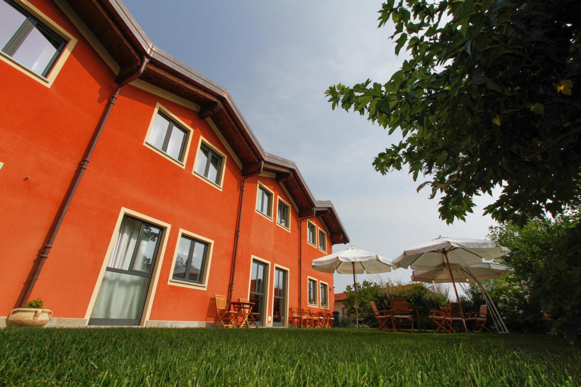 Albergo Della Ceramica Villanova Mondovi Bagian luar foto