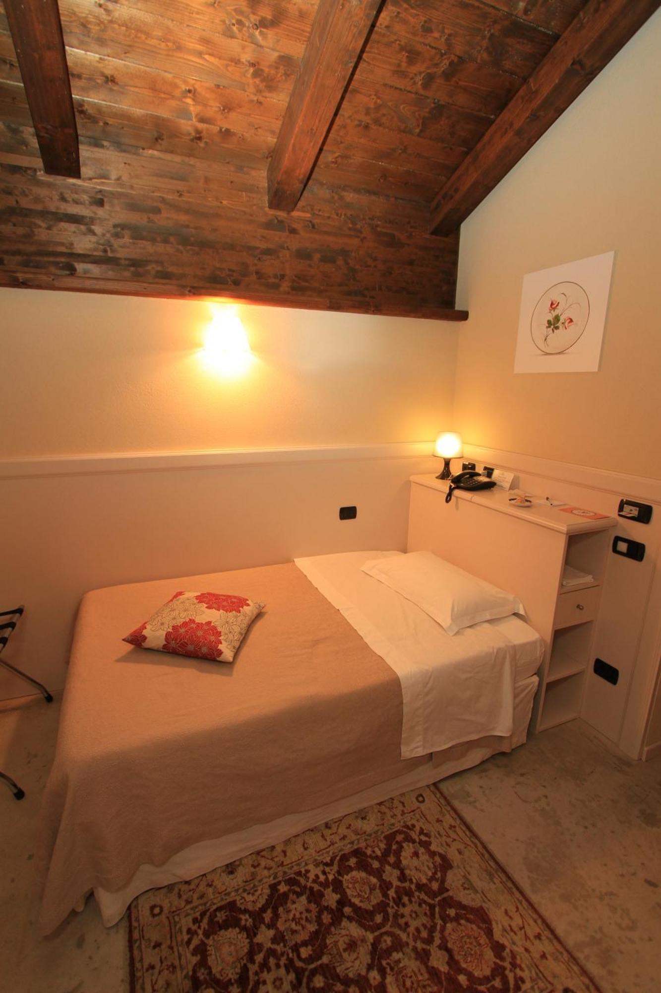 Albergo Della Ceramica Villanova Mondovi Bagian luar foto
