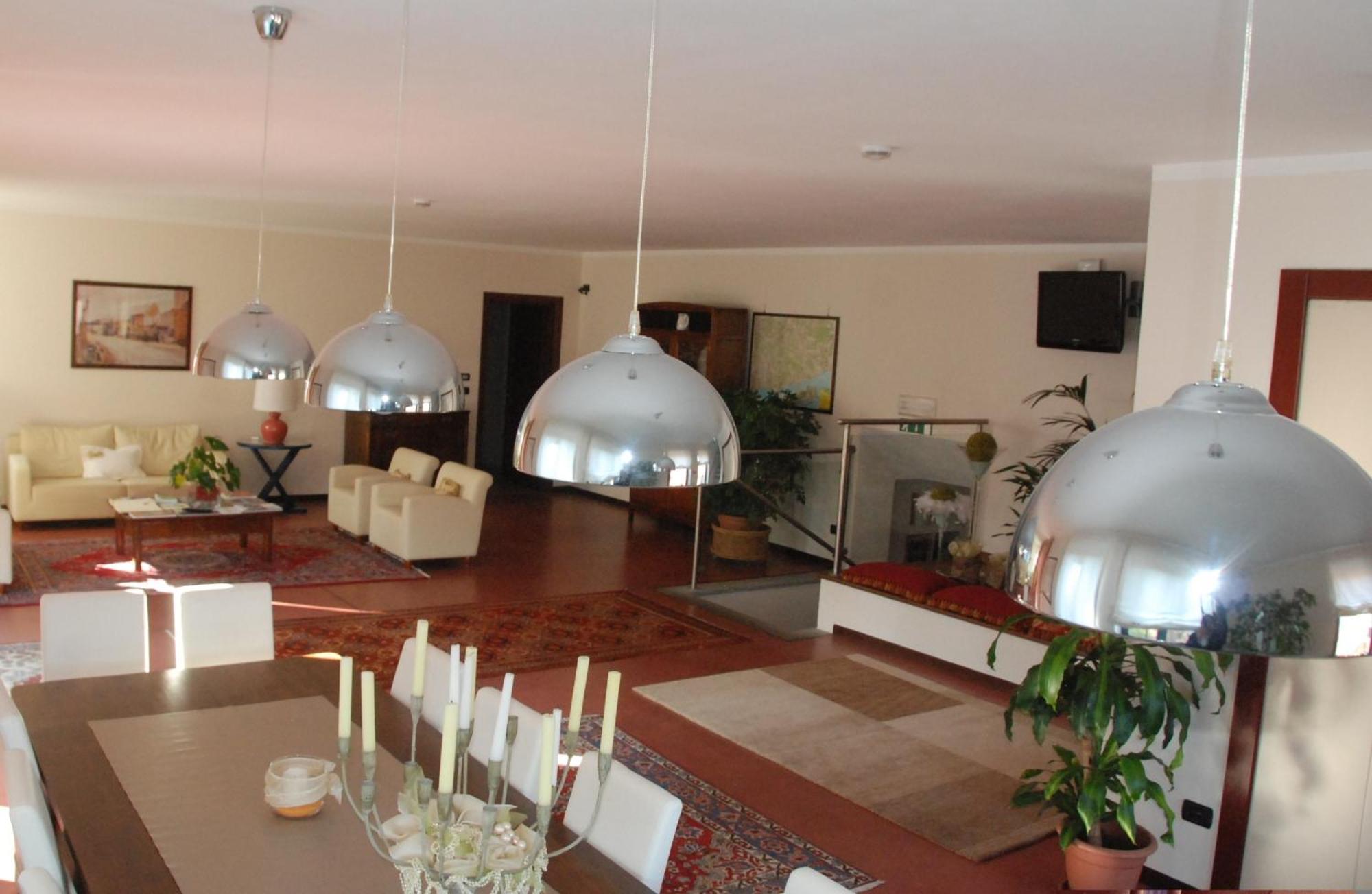 Albergo Della Ceramica Villanova Mondovi Bagian luar foto