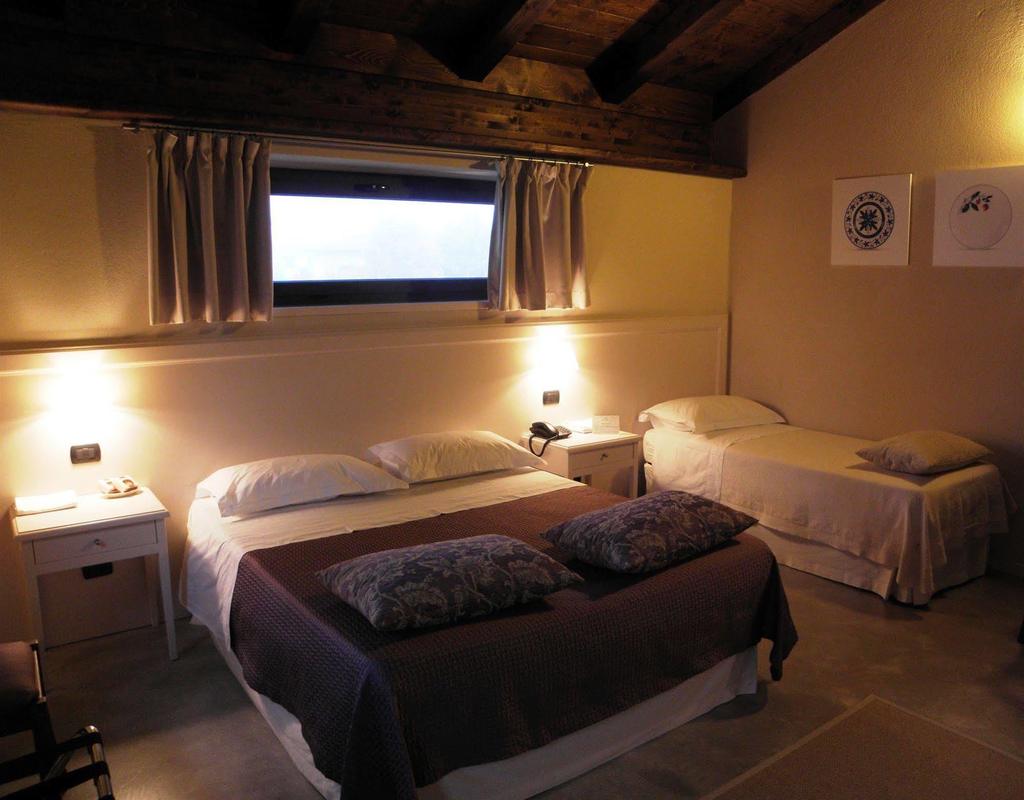 Albergo Della Ceramica Villanova Mondovi Bagian luar foto