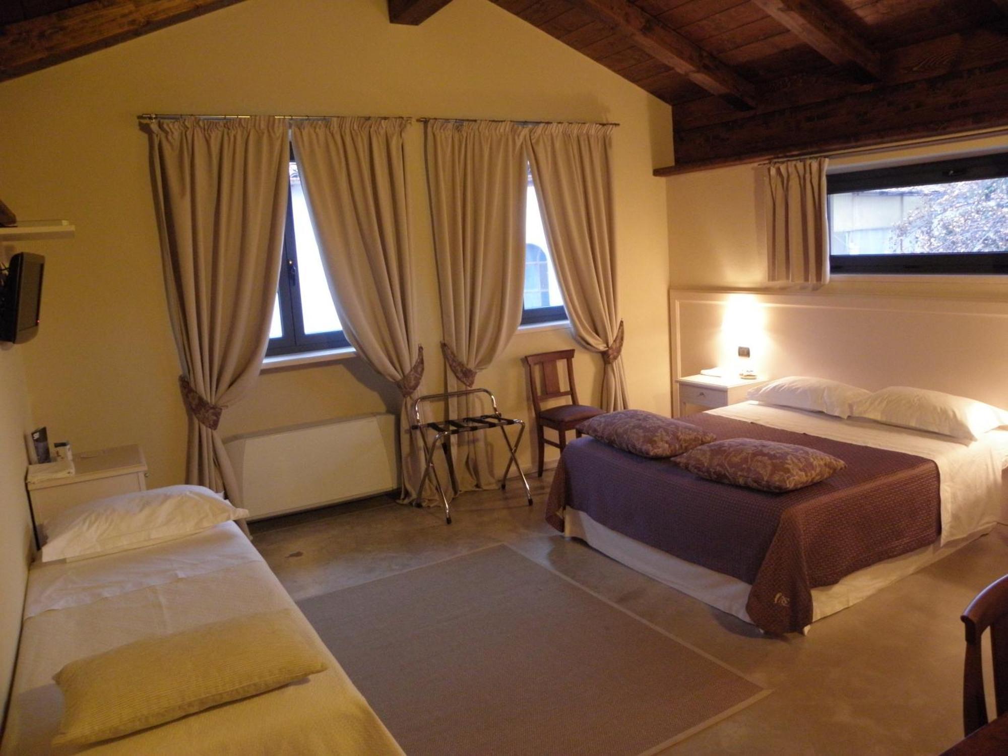 Albergo Della Ceramica Villanova Mondovi Bagian luar foto