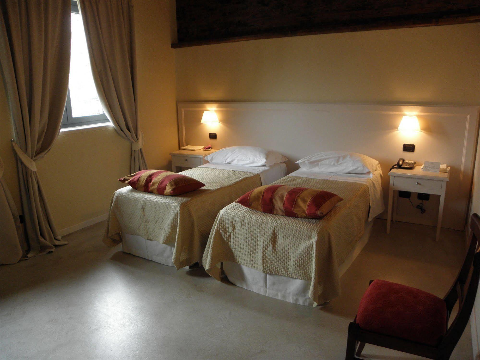 Albergo Della Ceramica Villanova Mondovi Bagian luar foto